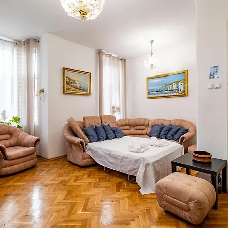 Aristocratic 2bdrm