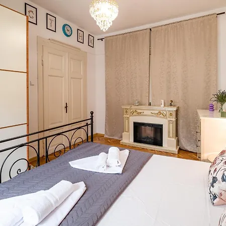 Aristocratic 2bdrm Апартамент Варна