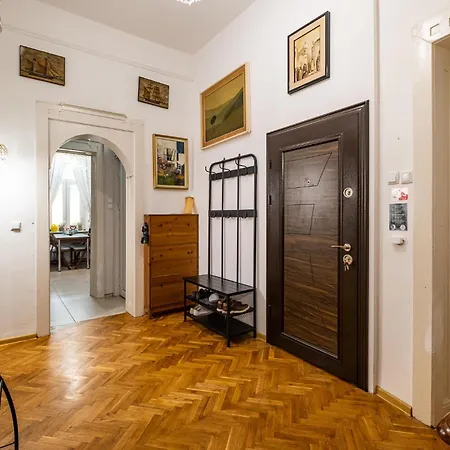 Aristocratic 2bdrm Appartamento Varna