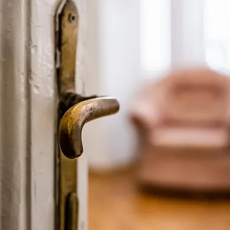 Апартамент Aristocratic 2bdrm *