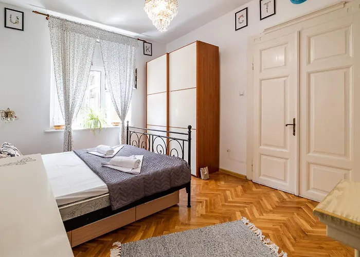 Aristocratic 2bdrm 公寓