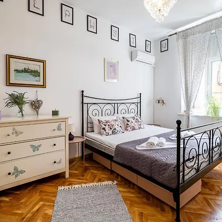Aristocratic 2bdrm * Várna