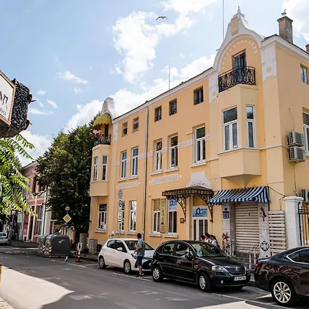 Aristocratic 2bdrm Lejlighed *