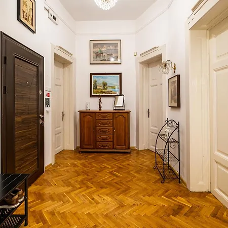Aristocratic 2bdrm Várna