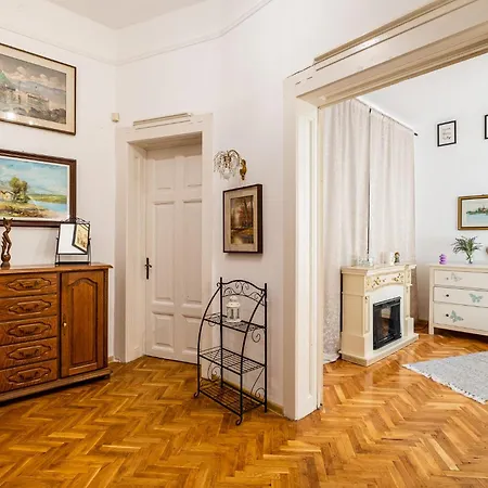 Aristocratic 2bdrm Várna