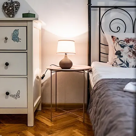 Aristocratic 2bdrm *