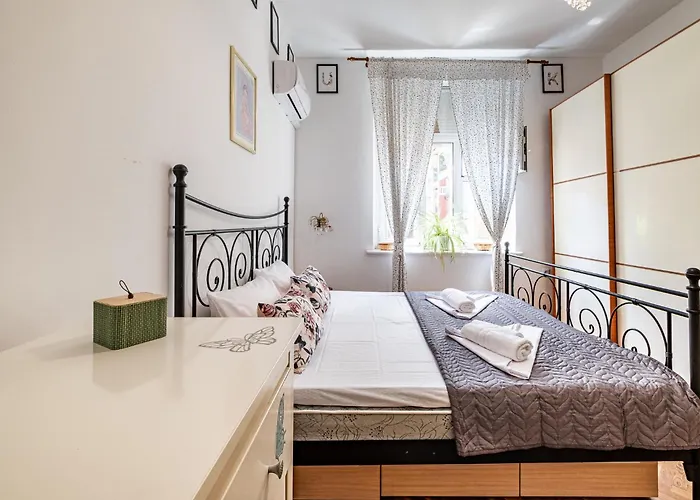 アパート Aristocratic 2bdrm ヴァルナ